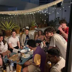  Hostel Tamaran House